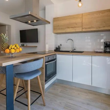 One-bedroom In Apartment
